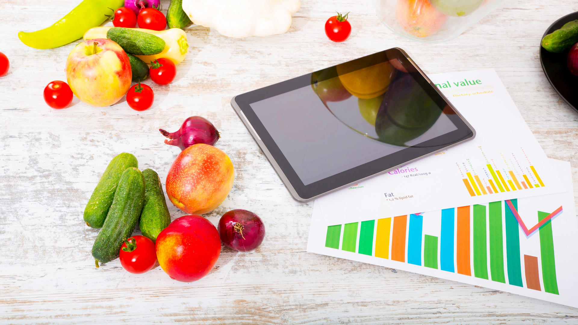 건강한 음식물과 태블릿